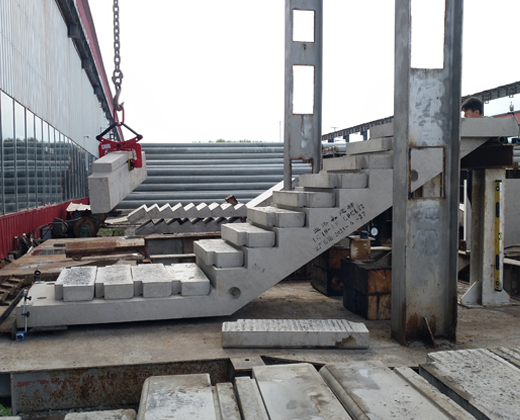 業（yè）臻（zhēn）建材--預製樓（lóu）梯性能檢驗現場