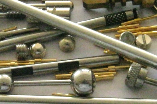 微型(xíng)五(wǔ)金元件表(biǎo)麵拋光